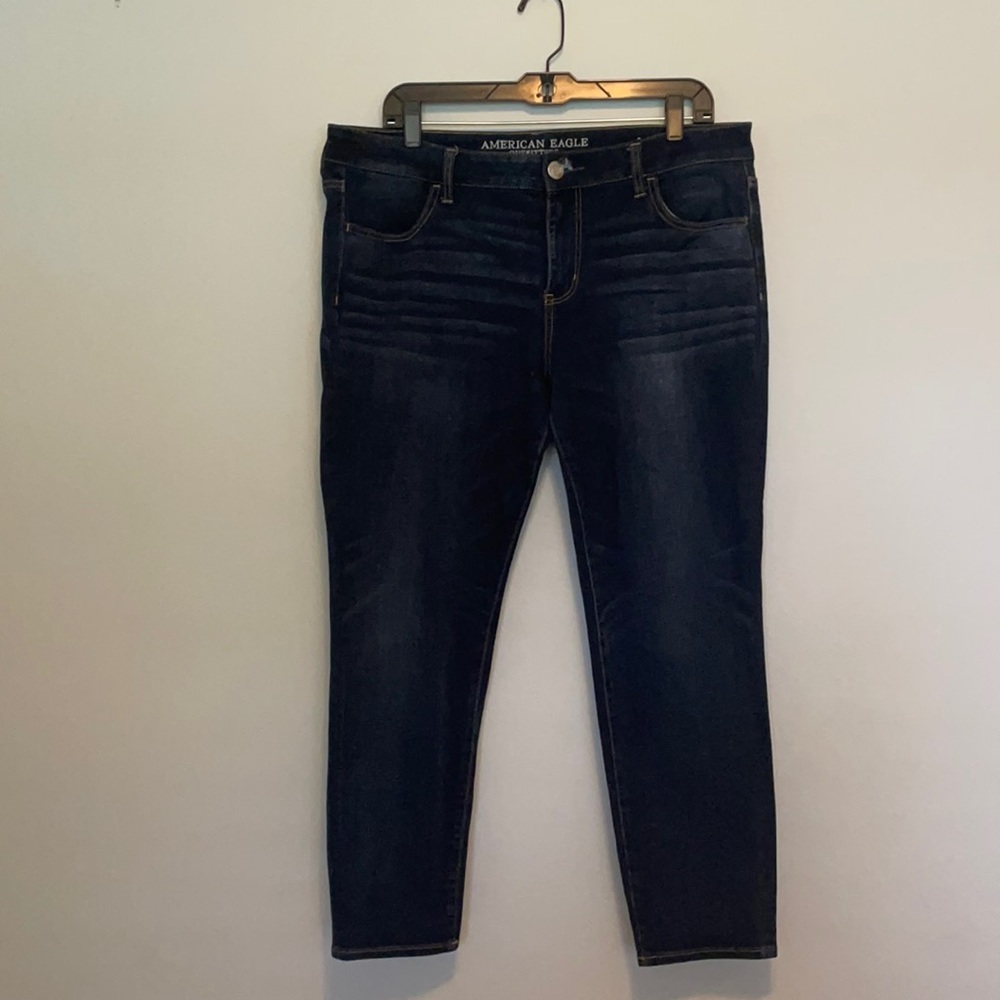 AE dark wash size 16 short jeans